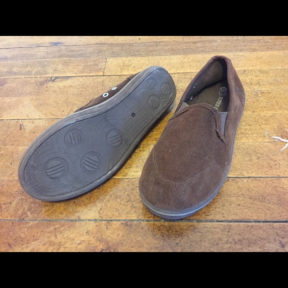 Shoes - Picture 2 of 3